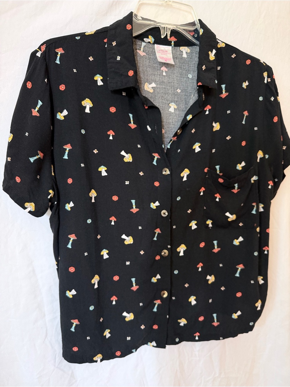 Mushroom Print Camp Shirt Black Rayon Button Up Crop Juniors L